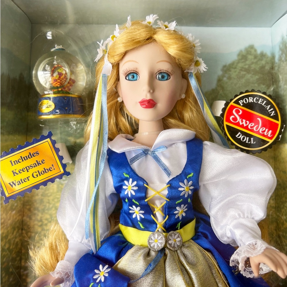 NEW Hard to Find Collectible Brass Key Cultural Keepsakes porcelain doll-Sweden
